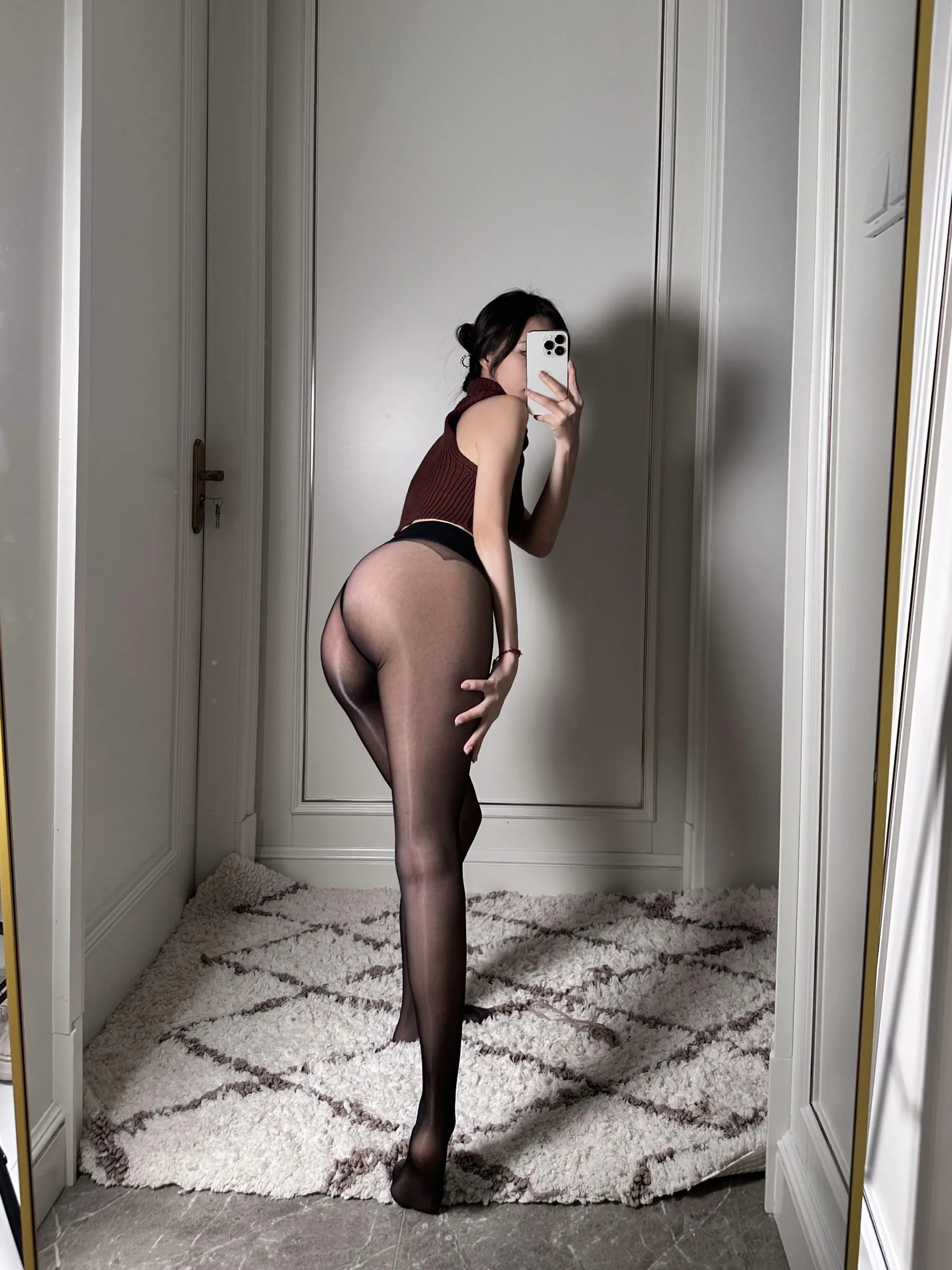 陈妮妮UNI – NO.22 超惹火魅惑熟女 [32P]插图